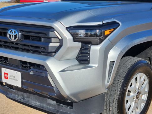 Used 2024 Toyota Tacoma SR image 9