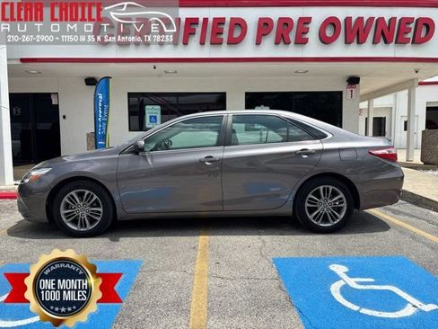 Used 2015 Toyota Camry SE FWD image 1