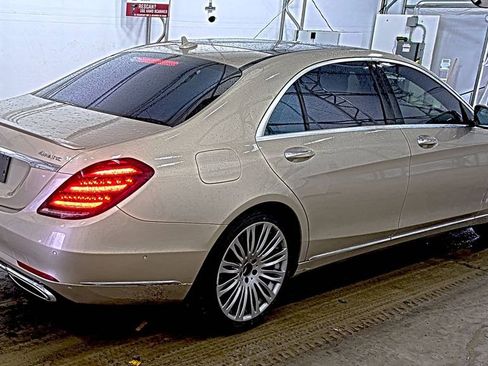 Used 2020 Mercedes-Benz S 560 4MATIC Sedan w/ Premium Package image 2