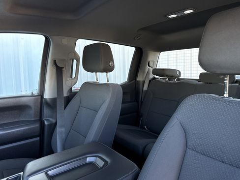 Used 2020 Chevrolet Silverado 1500 Custom w/ Custom Value Package image 18