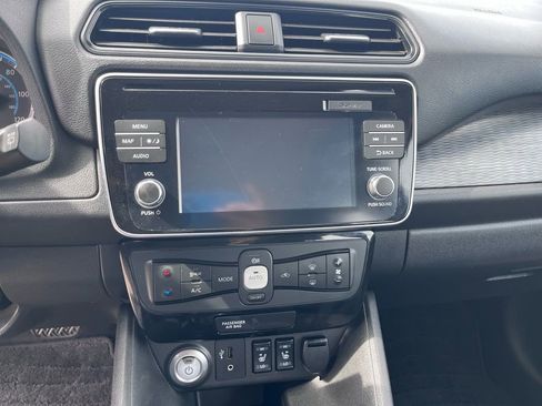 Used 2019 Nissan Leaf SL w/ SL Technology Package FWD image 14