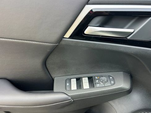 New 2025 Mitsubishi Outlander SE image 12