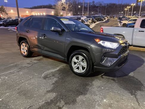 Certified 2021 Toyota RAV4 XLE w/ Convenience Package image 6