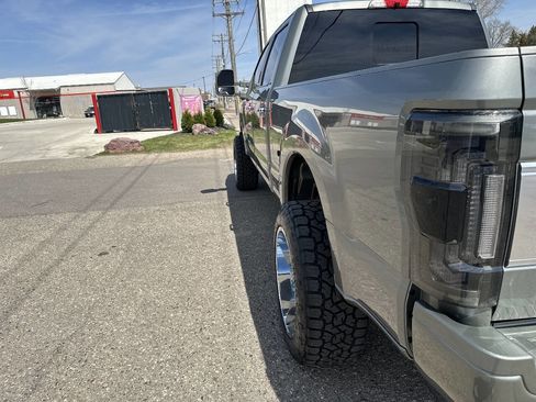 Used 2019 Ford F250 Platinum w/ Platinum Ultimate Package AWD/4WD image 33