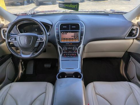 Used 2019 Lincoln Nautilus Select image 15