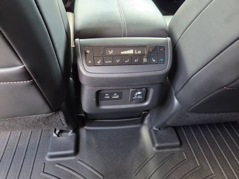Used 2022 Nissan Pathfinder Platinum w/ Cargo Package AWD/4WD image 16