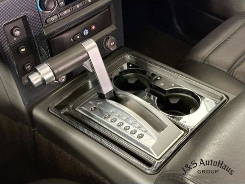 Used 2005 HUMMER H2 SUT w/ Preferred Equipment Group AWD/4WD image 19