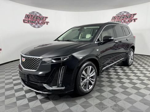 Used 2024 Cadillac XT6 Premium Luxury w/ Technology Package AWD/4WD image 3