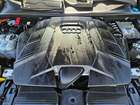 Used 2019 Audi Q8 Prestige AWD/4WD image 24