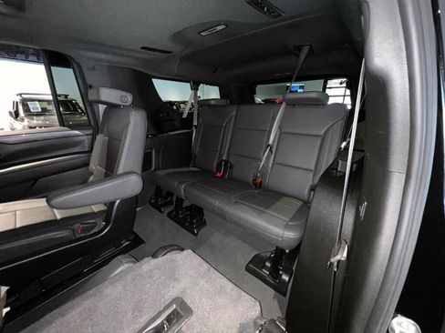 Used 2024 Chevrolet Suburban Z71 w/ Luxury Package image 26