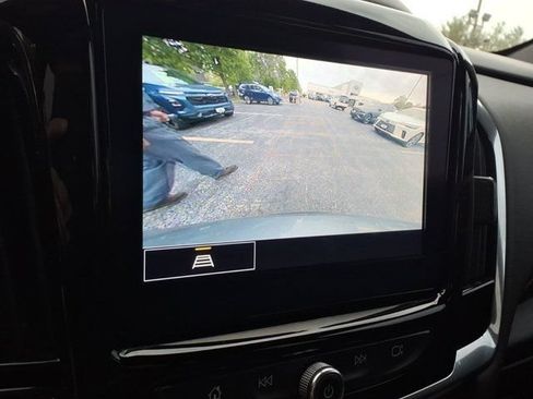 Used 2023 Chevrolet Traverse LT AWD/4WD image 13