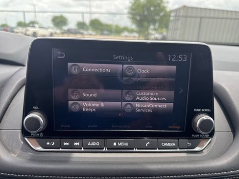 Certified 2025 Nissan Rogue SV FWD image 23
