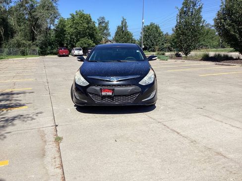 Used 2014 Hyundai Sonata Hybrid FWD image 2