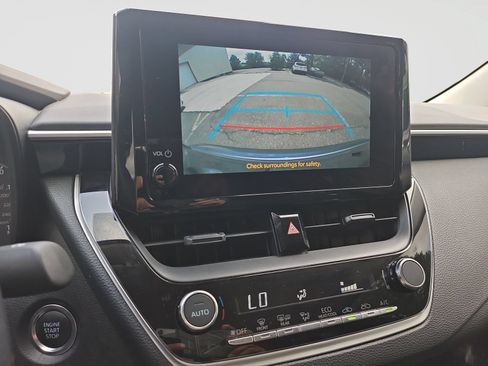 Used 2025 Toyota Corolla LE w/ Convenience Package FWD image 28