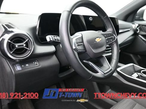 Used 2025 Chevrolet Equinox LT FWD image 19