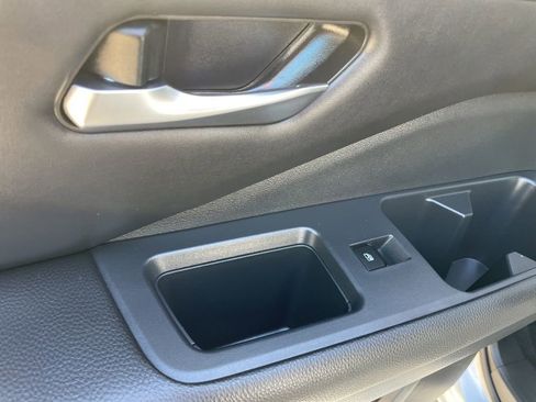 Used 2025 Nissan Pathfinder SL image 49