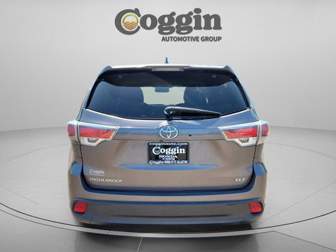 Used 2015 Toyota Highlander XLE image 4