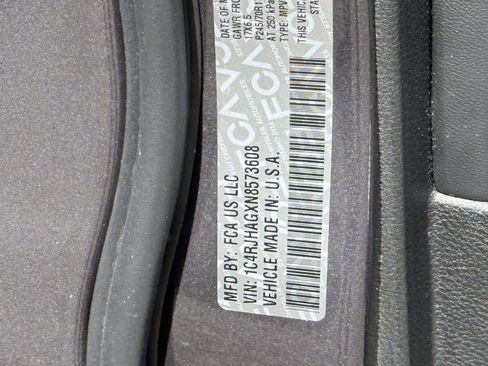 Used 2022 Jeep Grand Cherokee Laredo w/ Luxury Tech Group I AWD/4WD image 29