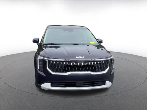 Used 2026 Kia Carnival FWD image 4