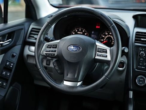 Used 2014 Subaru Forester 2.5i Touring image 29