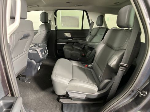 New 2026 Ford Expedition Active image 32