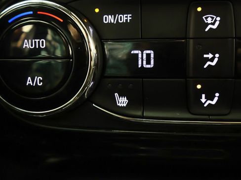 Used 2025 Chevrolet Trax RS w/ Driver Confidence Package image 48