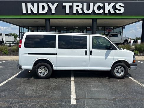 Used 2015 Chevrolet Express 3500 LT w/ LT Preferred Equipment Group RWD image 1