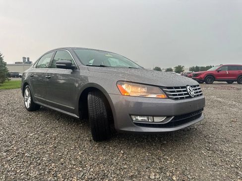 Used 2014 Volkswagen Passat TDI SEL Premium FWD image 13