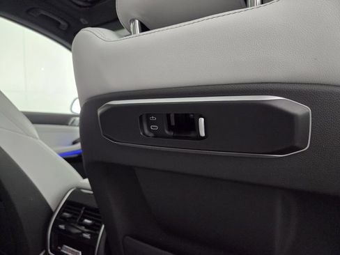 Used 2025 BMW X5 sDrive40i w/ Premium Package RWD image 38