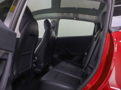 Used 2025 Tesla Model Y Long Range image 18