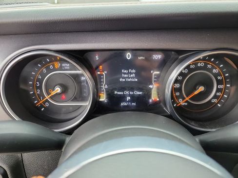 Used 2023 Jeep Gladiator Mojave w/ Cold Weather Group AWD/4WD image 10