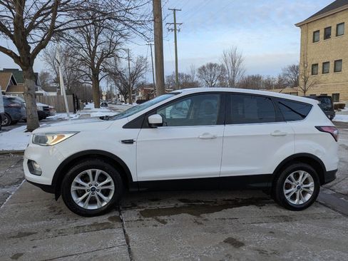 Used 2017 Ford Escape SE w/ SE Cold Weather Package image 18