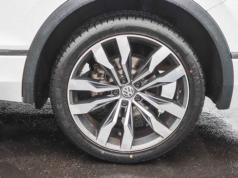 Used 2019 Volkswagen Tiguan SEL Premium R-Line image 10