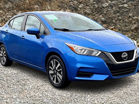 Used 2021 Nissan Versa SV image 9