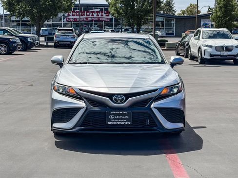 Used 2023 Toyota Camry SE FWD image 8