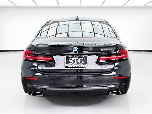Used 2023 BMW 530e w/ Premium Package image 5