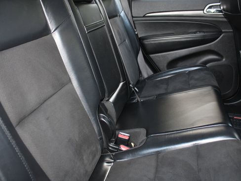 Used 2019 Jeep Grand Cherokee Altitude AWD/4WD image 15
