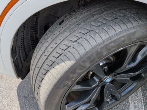 Used 2021 BMW X7 M50i w/ Dynamic Handling Package image 14