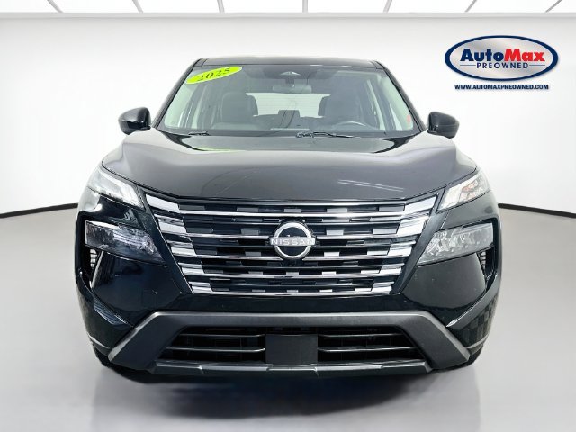 Used 2025 Nissan Rogue SV AWD/4WD image 2