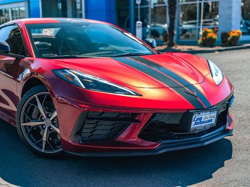 Used 2021 Chevrolet Corvette Stingray Premium Conv w/ Z51 Performance Package RWD image 3