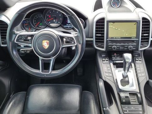 Used 2016 Porsche Cayenne AWD/4WD image 12