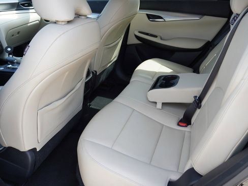 Used 2021 INFINITI QX50 Essential w/ Convenience Package image 8