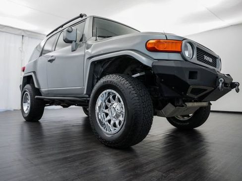 Used 2011 Toyota FJ Cruiser 4WD w/ Upgrade Pkg image 25
