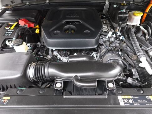 Used 2023 Jeep Wrangler Unlimited Sahara AWD/4WD image 36