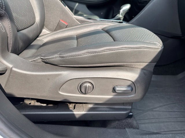 Used 2023 Buick Encore GX Essence w/ Experience Buick Package AWD/4WD image 31