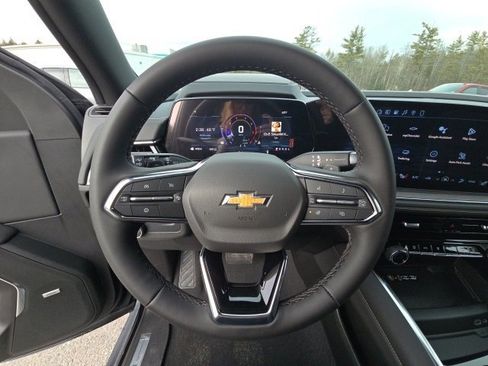 New 2026 Chevrolet Suburban Premier image 18