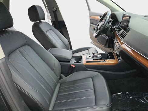 Used 2023 Audi Q5 2.0T Premium w/ Convenience Package AWD/4WD image 12