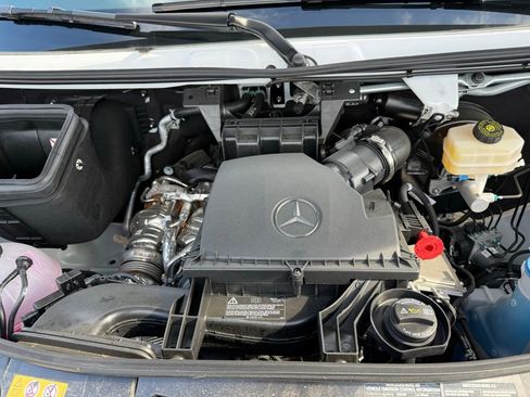 Used 2025 Mercedes-Benz Sprinter 2500 image 19