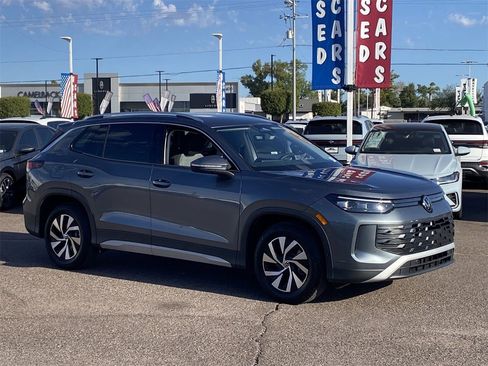 New 2025 Volkswagen Tiguan S image 2