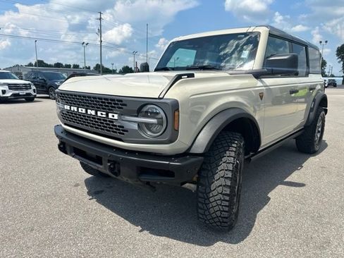Used 2025 Ford Bronco Badlands AWD/4WD image 32